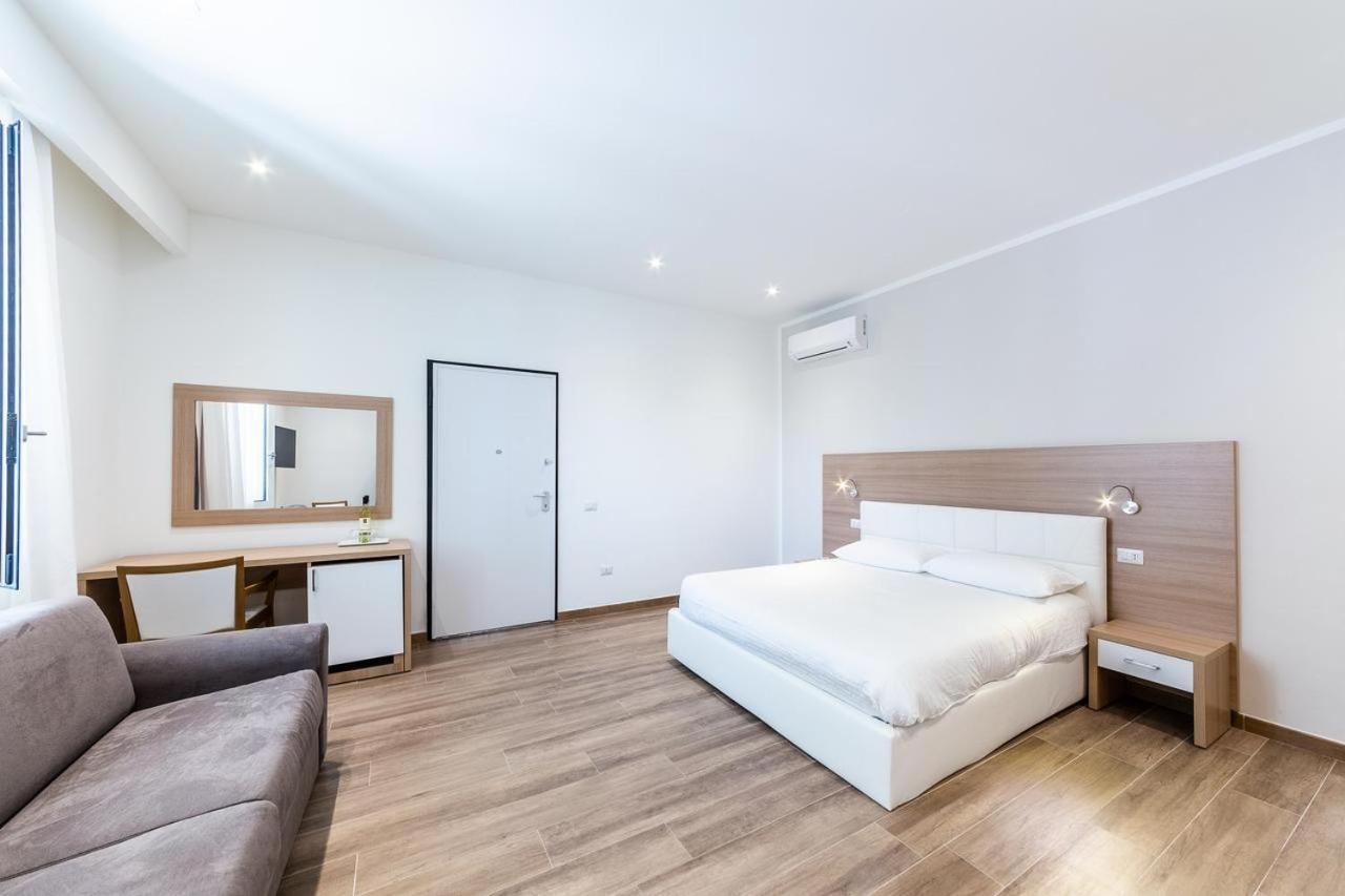 La Promenade Rooms & Suites Ольбия Экстерьер фото