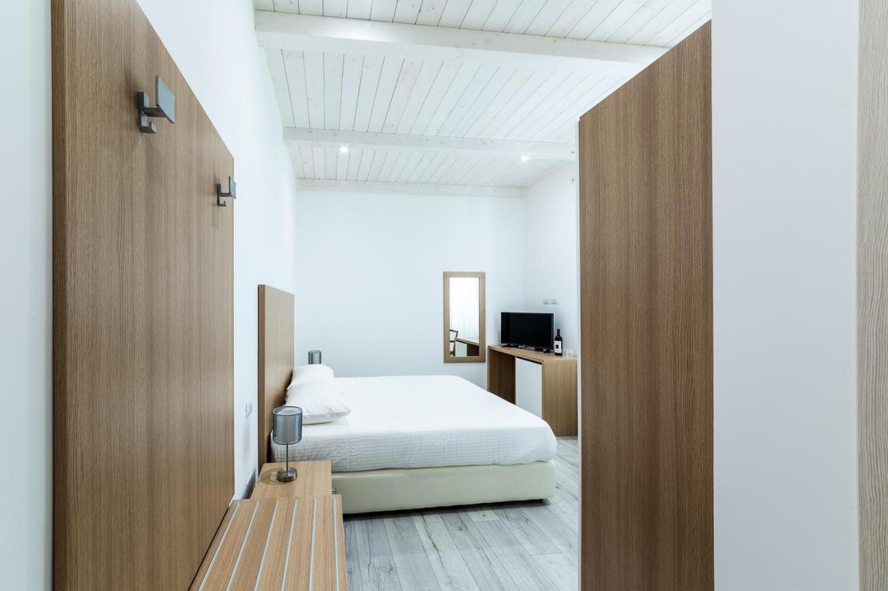 La Promenade Rooms & Suites Ольбия Экстерьер фото