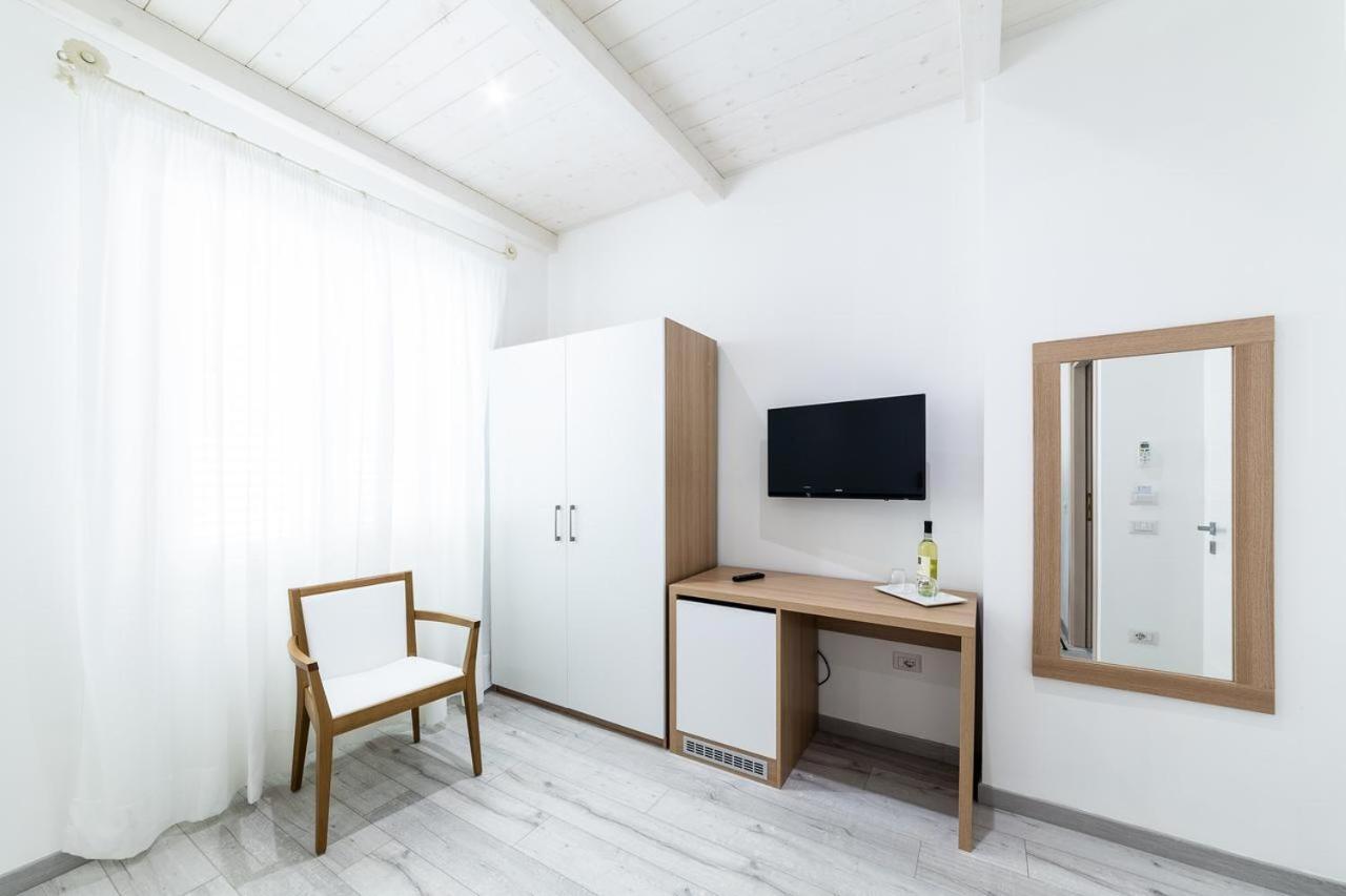 La Promenade Rooms & Suites Ольбия Экстерьер фото