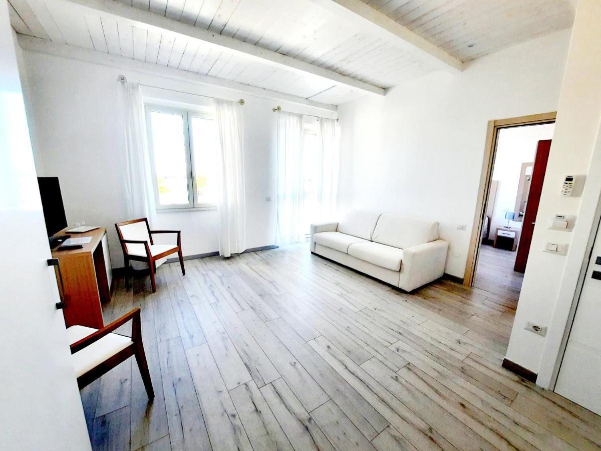 La Promenade Rooms & Suites Ольбия Экстерьер фото