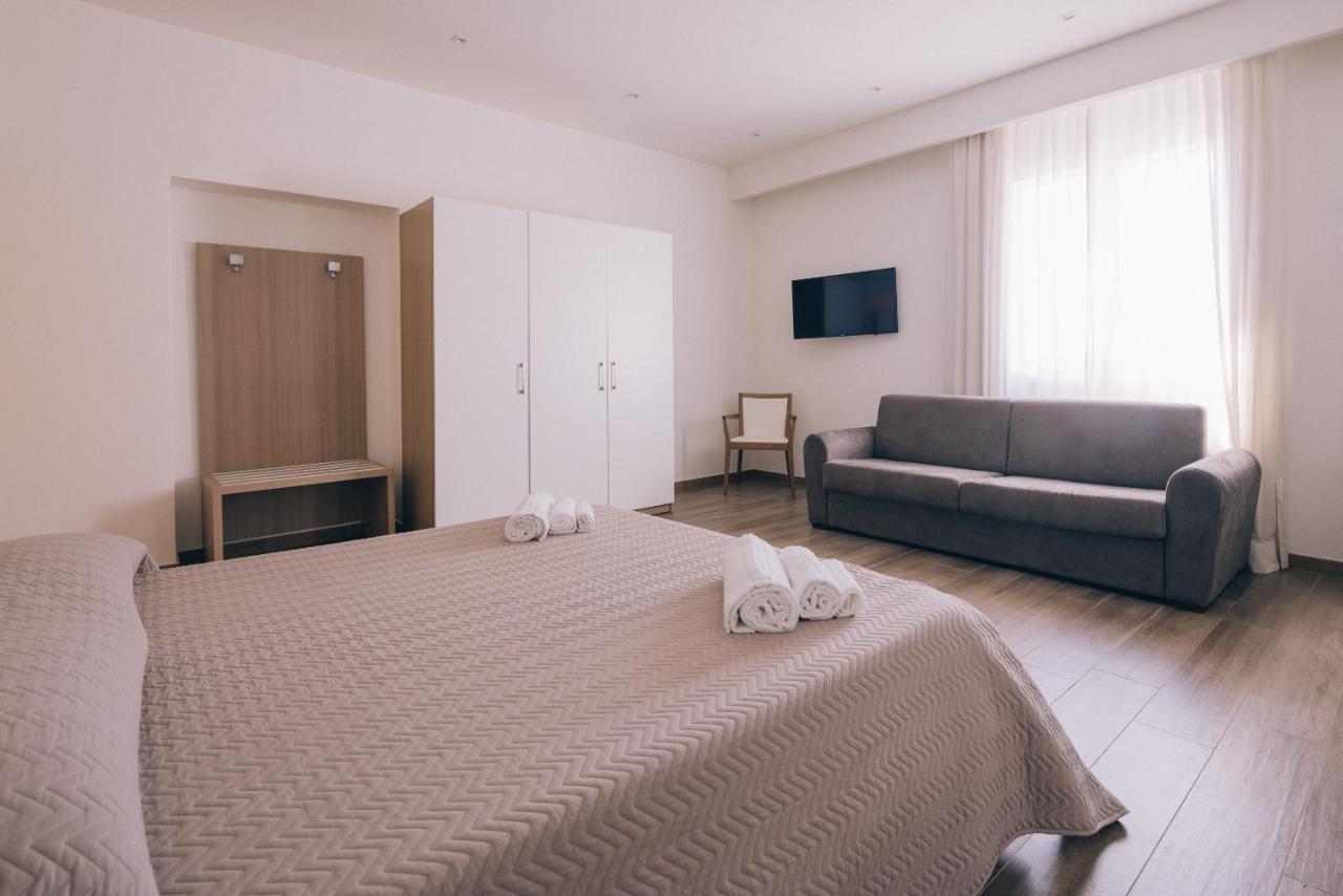 La Promenade Rooms & Suites Ольбия Экстерьер фото